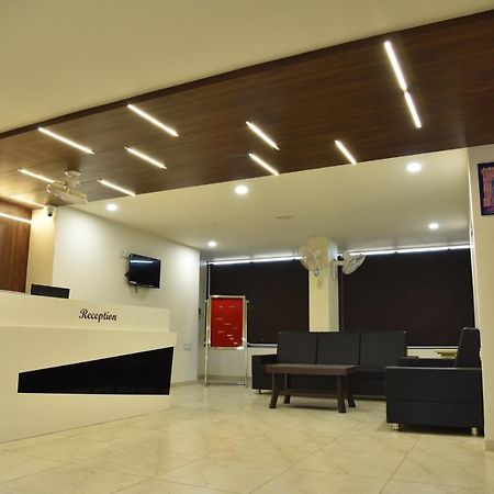 Hotel Savera Inn Morbi Ngoại thất bức ảnh
