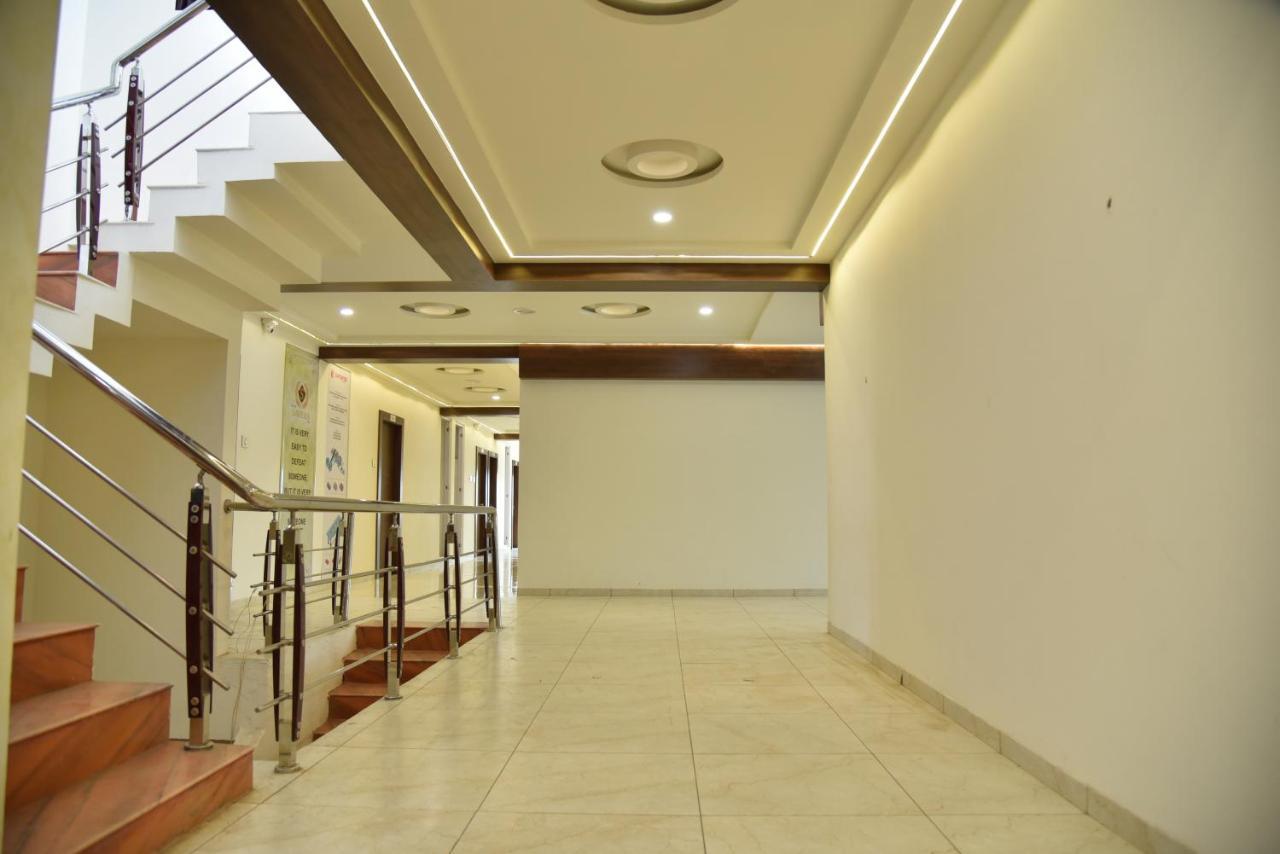 Hotel Savera Inn Morbi Ngoại thất bức ảnh