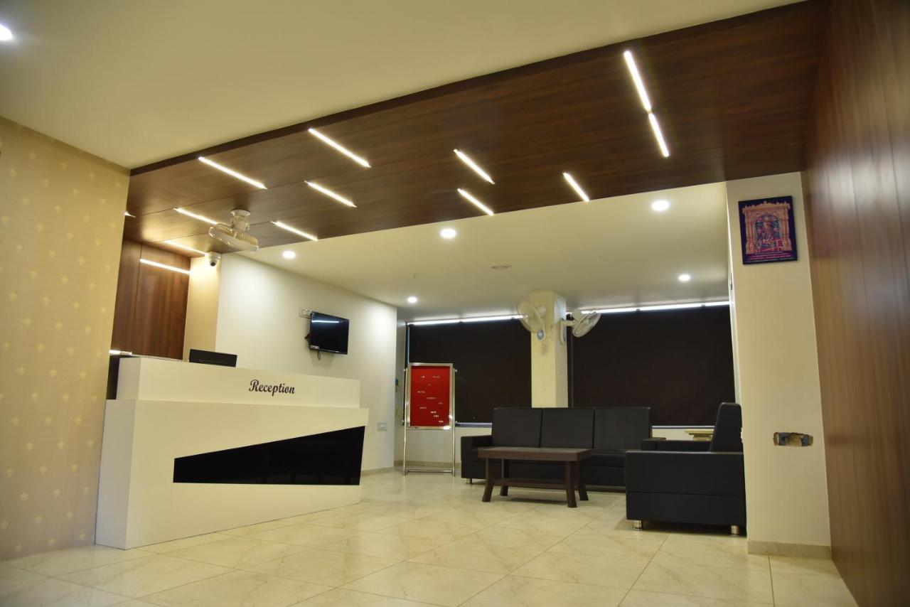 Hotel Savera Inn Morbi Ngoại thất bức ảnh