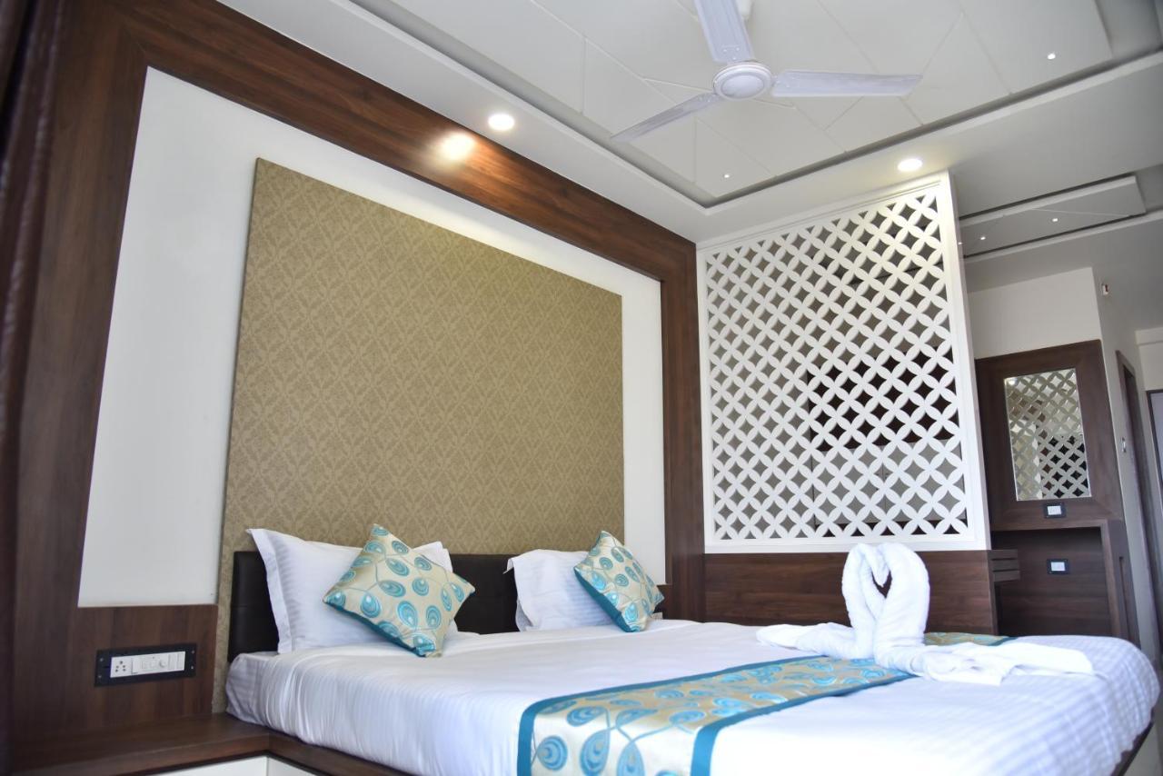 Hotel Savera Inn Morbi Ngoại thất bức ảnh