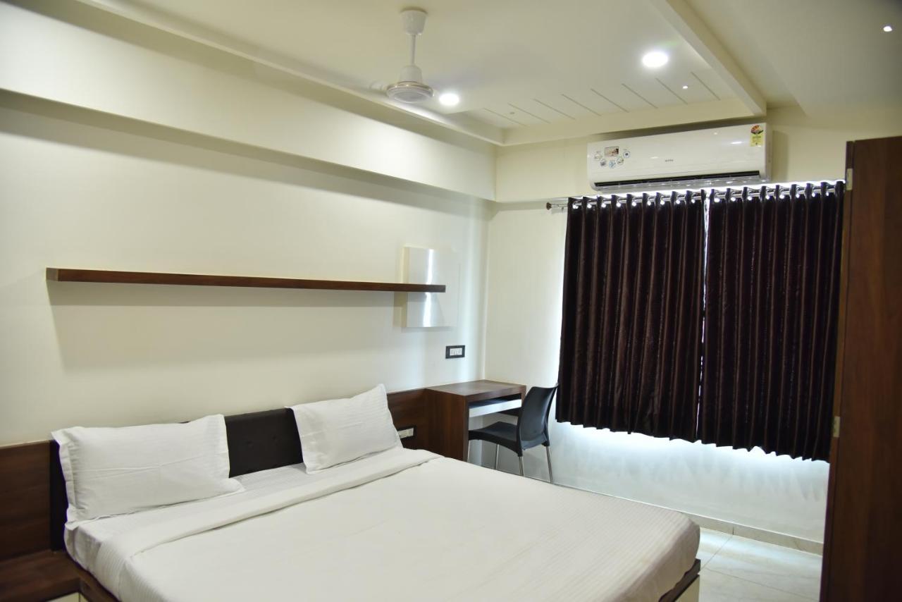 Hotel Savera Inn Morbi Ngoại thất bức ảnh