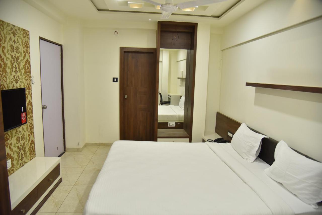 Hotel Savera Inn Morbi Ngoại thất bức ảnh