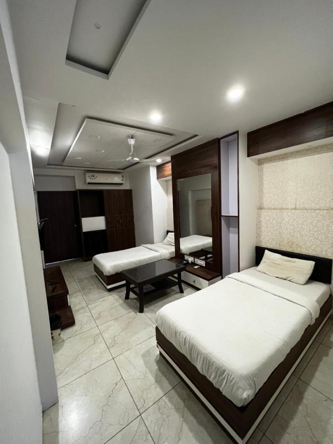 Hotel Savera Inn Morbi Ngoại thất bức ảnh
