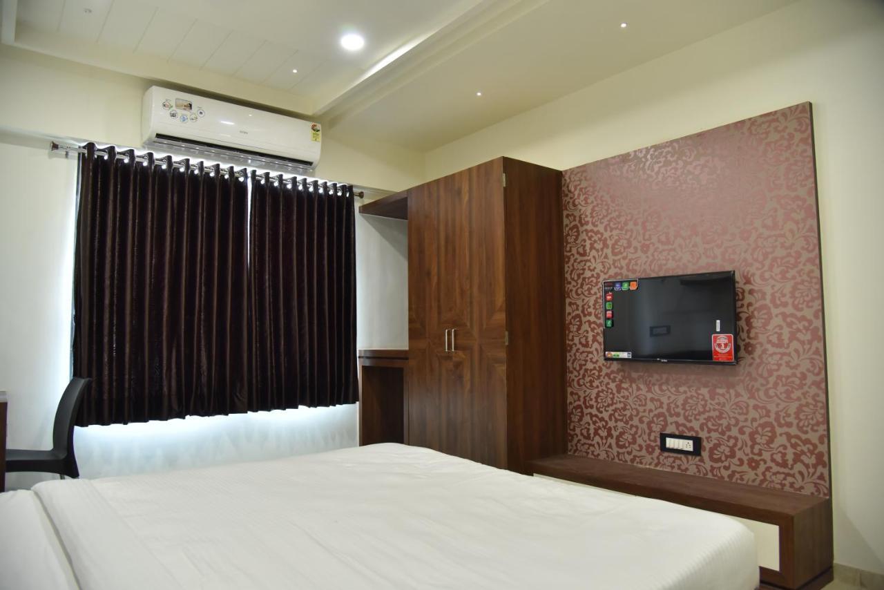 Hotel Savera Inn Morbi Ngoại thất bức ảnh