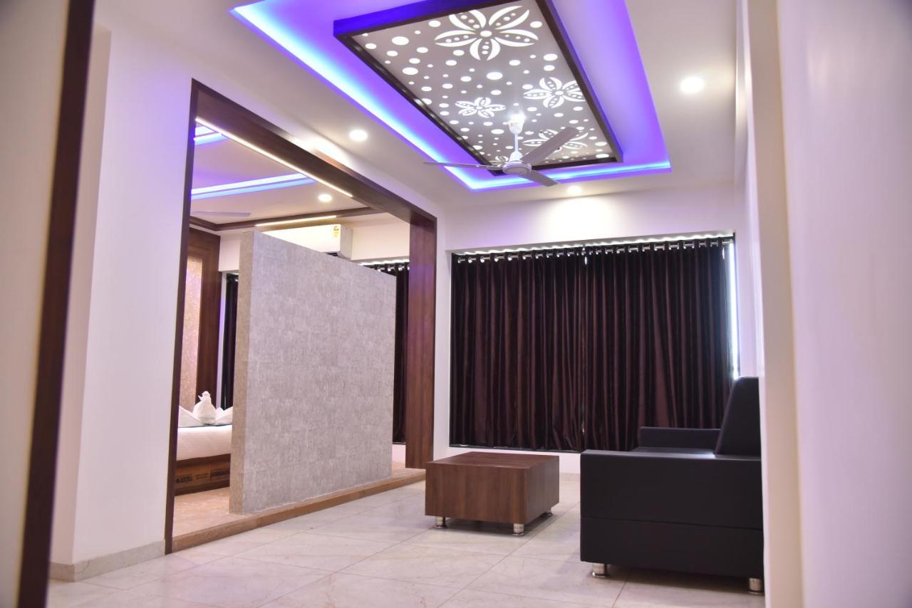 Hotel Savera Inn Morbi Ngoại thất bức ảnh