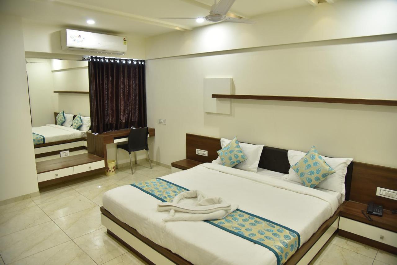 Hotel Savera Inn Morbi Ngoại thất bức ảnh