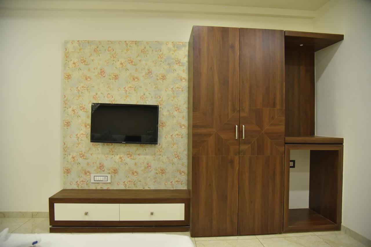 Hotel Savera Inn Morbi Ngoại thất bức ảnh
